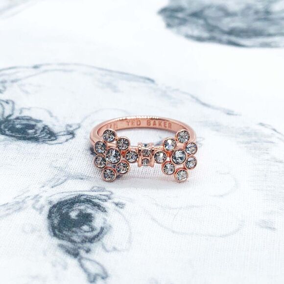 ❤︎ Ted Baker ❤︎ BREMMA Swarovski® Crystal Ring S-M - Picture 1 of 9